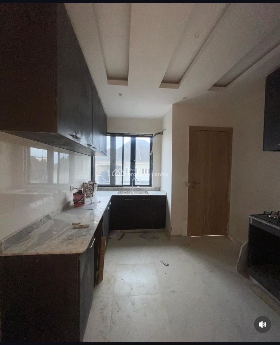 Three Bedroom Apartments, Ologolo, Lekki, Lagos, Flat / Apartment for Rent