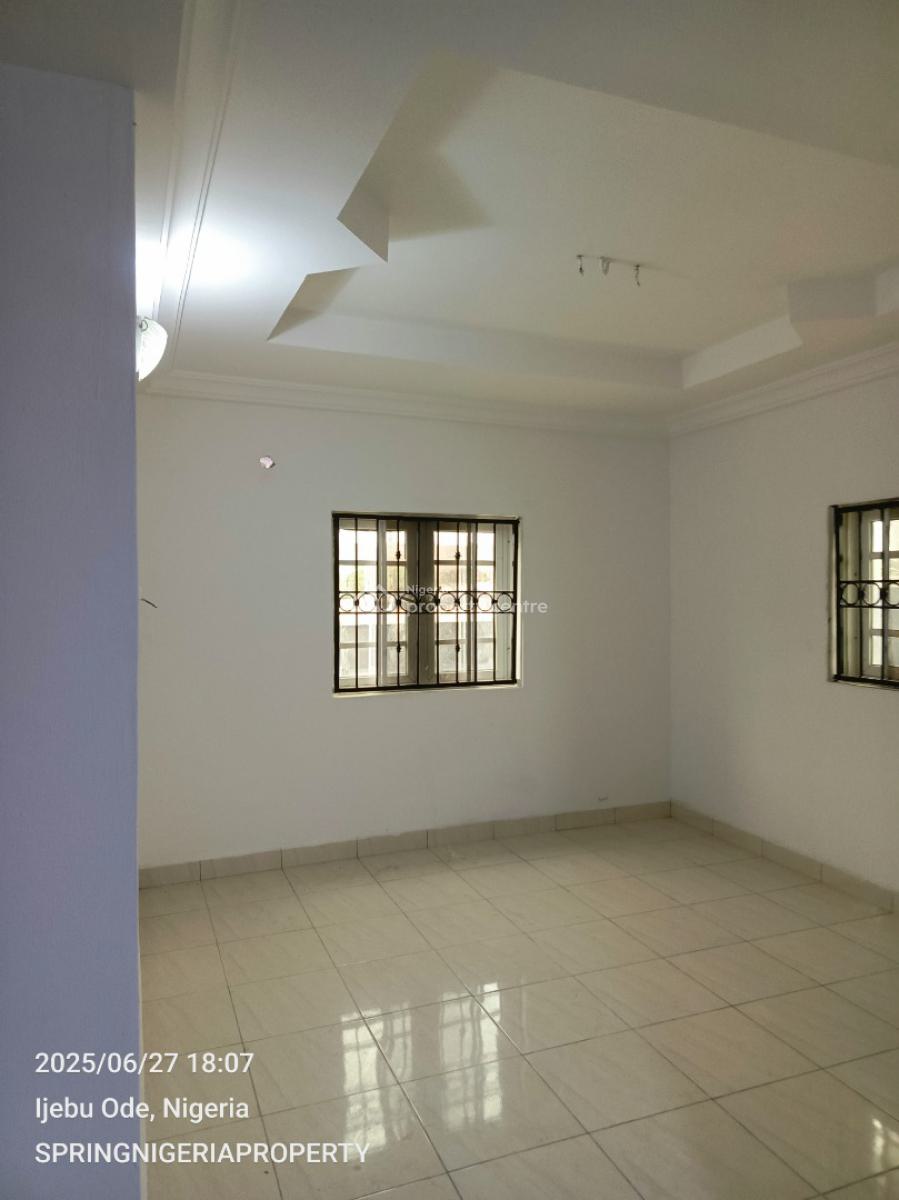 Spacious 3bedroom Flat with Only 4tenant, Good News Estate, Sangotedo, Ajah, Lagos, Flat / Apartment for Rent