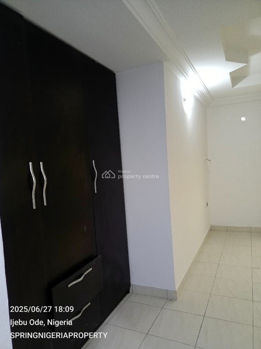 Spacious 3bedroom Flat with Only 4tenant, Good News Estate, Sangotedo, Ajah, Lagos, Flat / Apartment for Rent