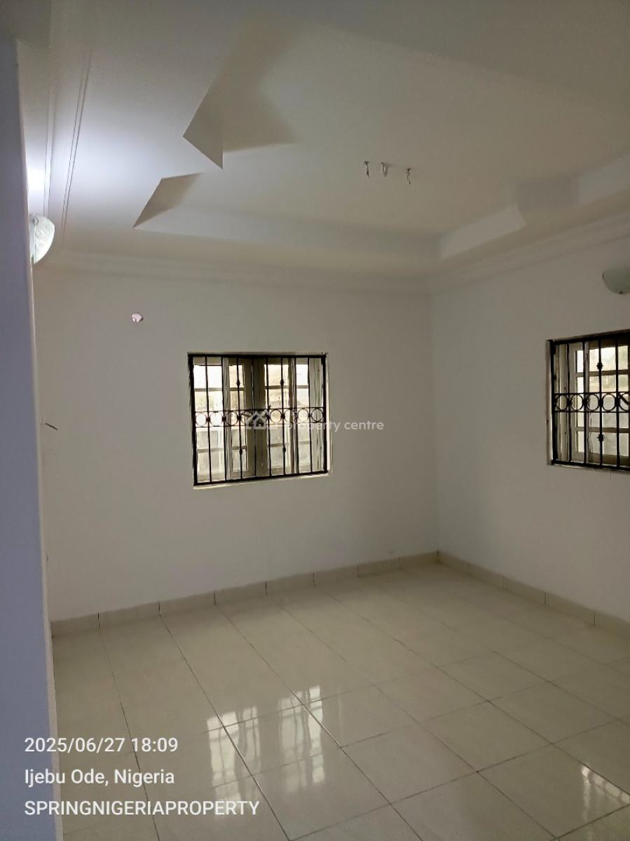 Spacious 3bedroom Flat with Only 4tenant, Good News Estate, Sangotedo, Ajah, Lagos, Flat / Apartment for Rent