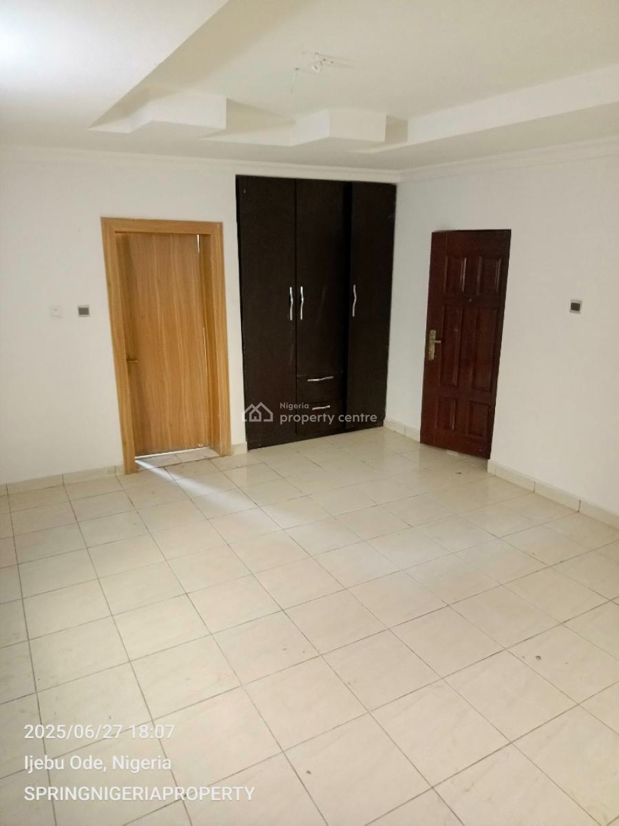 Spacious 3bedroom Flat with Only 4tenant, Good News Estate, Sangotedo, Ajah, Lagos, Flat / Apartment for Rent