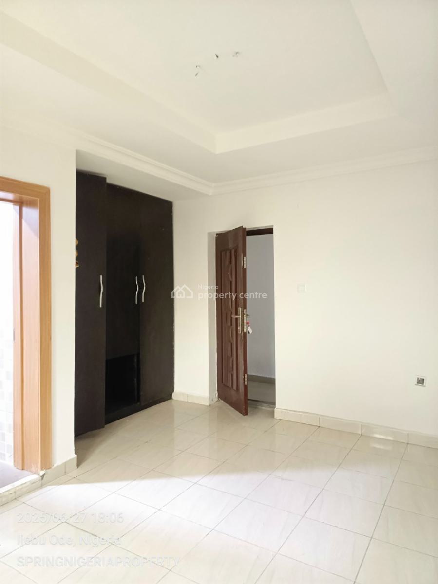 Spacious 3bedroom Flat with Only 4tenant, Good News Estate, Sangotedo, Ajah, Lagos, Flat / Apartment for Rent