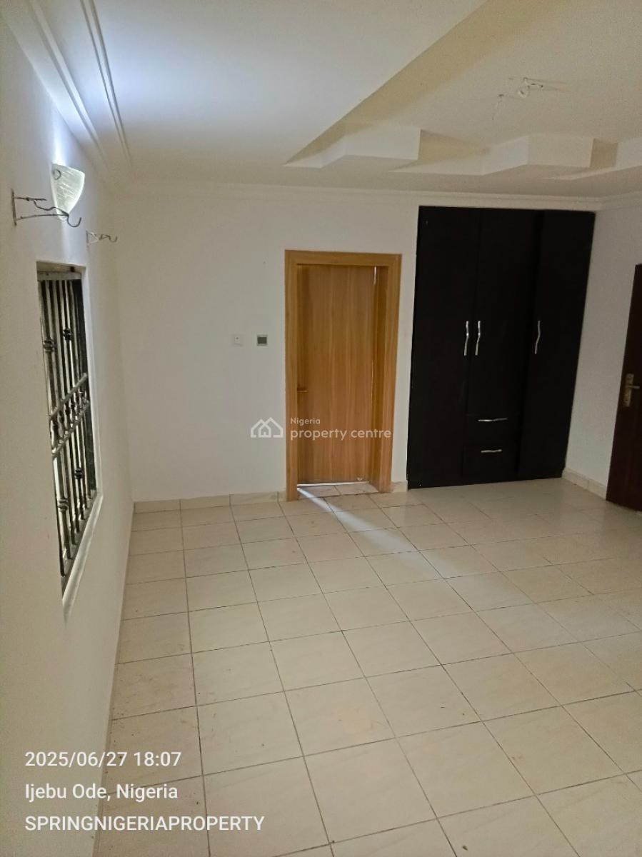 Spacious 3bedroom Flat with Only 4tenant, Good News Estate, Sangotedo, Ajah, Lagos, Flat / Apartment for Rent