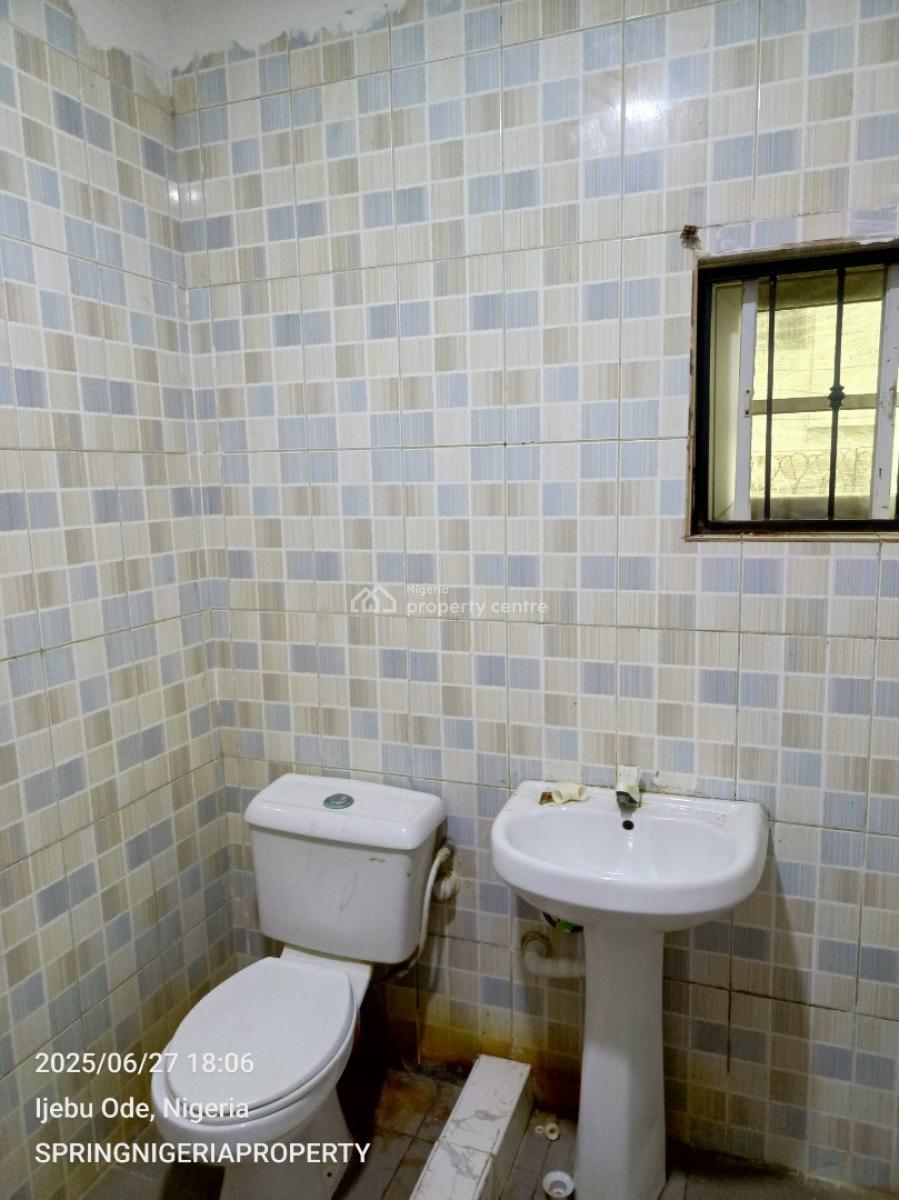 Spacious 3bedroom Flat with Only 4tenant, Good News Estate, Sangotedo, Ajah, Lagos, Flat / Apartment for Rent