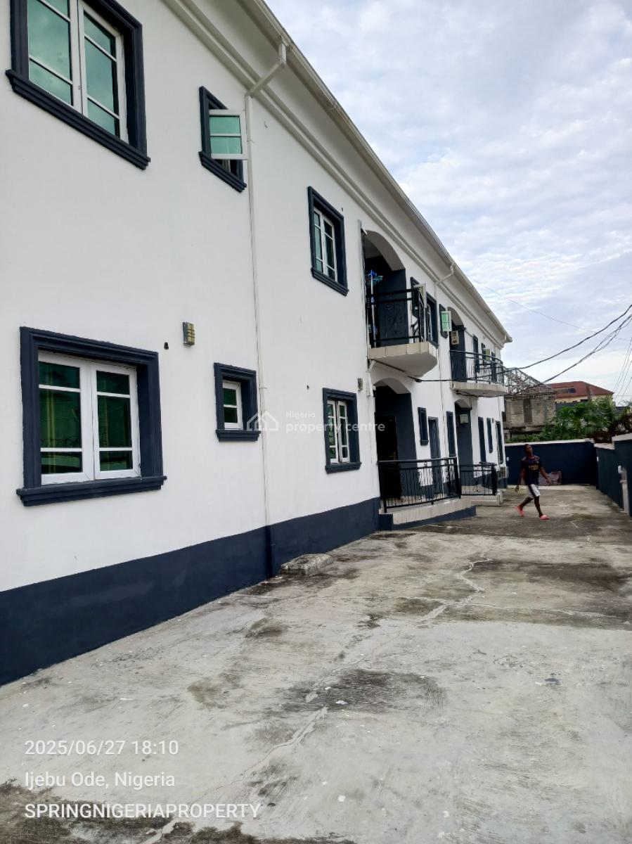 Spacious 3bedroom Flat with Only 4tenant, Good News Estate, Sangotedo, Ajah, Lagos, Flat / Apartment for Rent