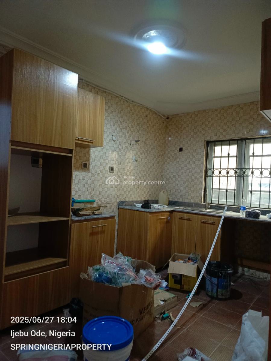 Spacious 3bedroom Flat with Only 4tenant, Good News Estate, Sangotedo, Ajah, Lagos, Flat / Apartment for Rent