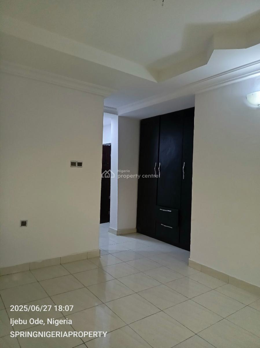 Spacious 3bedroom Flat with Only 4tenant, Good News Estate, Sangotedo, Ajah, Lagos, Flat / Apartment for Rent