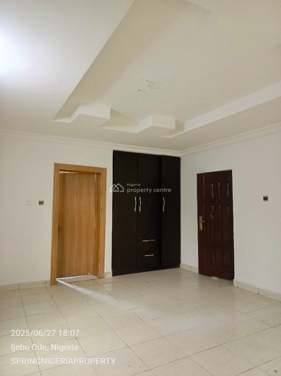 Spacious 3bedroom Flat with Only 4tenant, Good News Estate, Sangotedo, Ajah, Lagos, Flat / Apartment for Rent