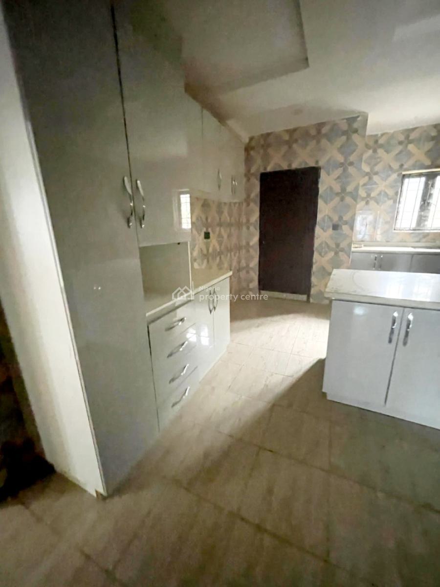 Distress 5bedroom Fully Detached Duplex in an Estate, Jahi Gilmore, Jahi, Abuja, Detached Duplex for Sale