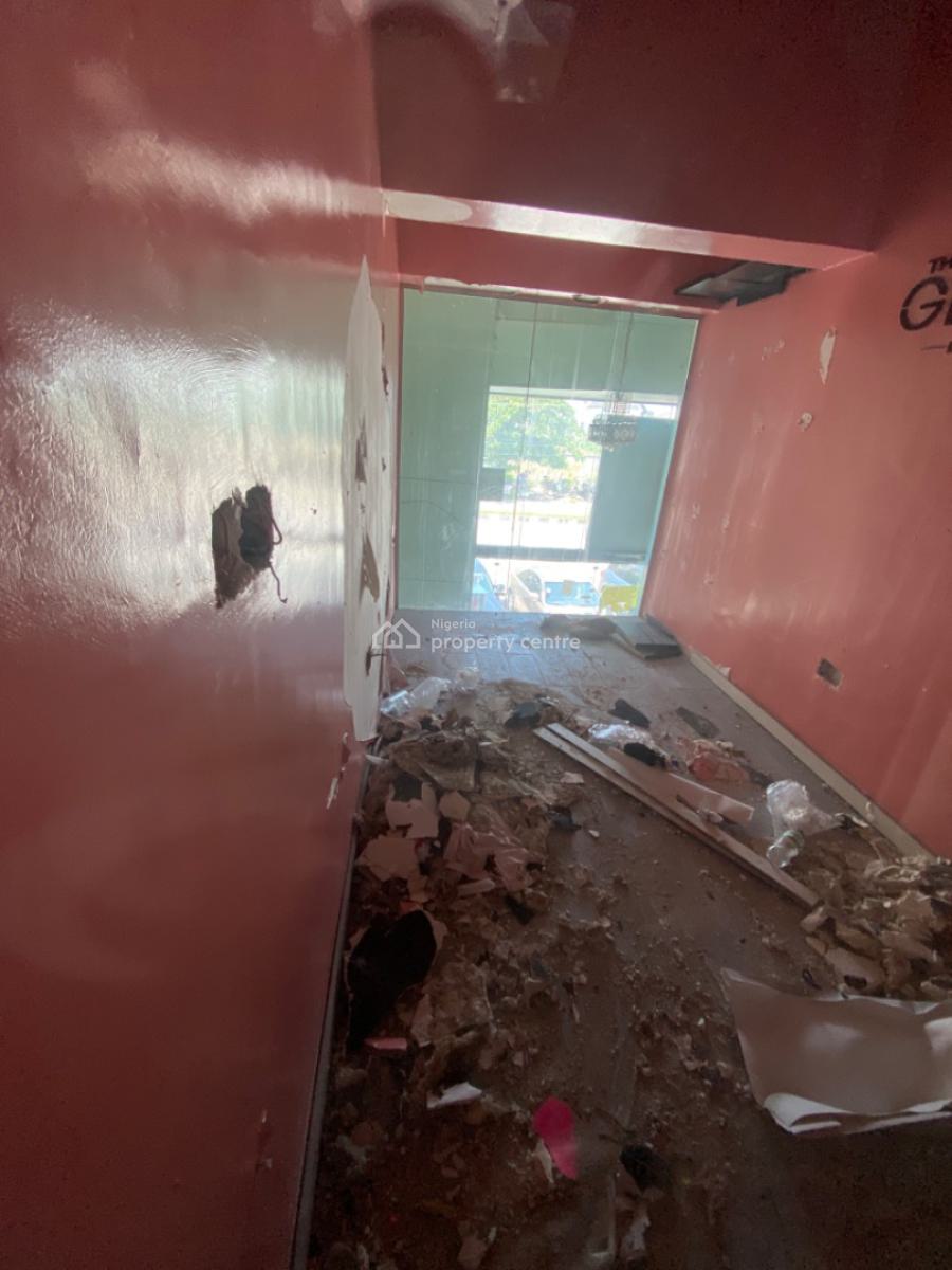 Shop Space Upstairs on Admiralty Way Lekki Phase 1, Admiralty Way Lekki Phase 1, Lekki Phase 1, Lekki, Lagos, Shop for Rent
