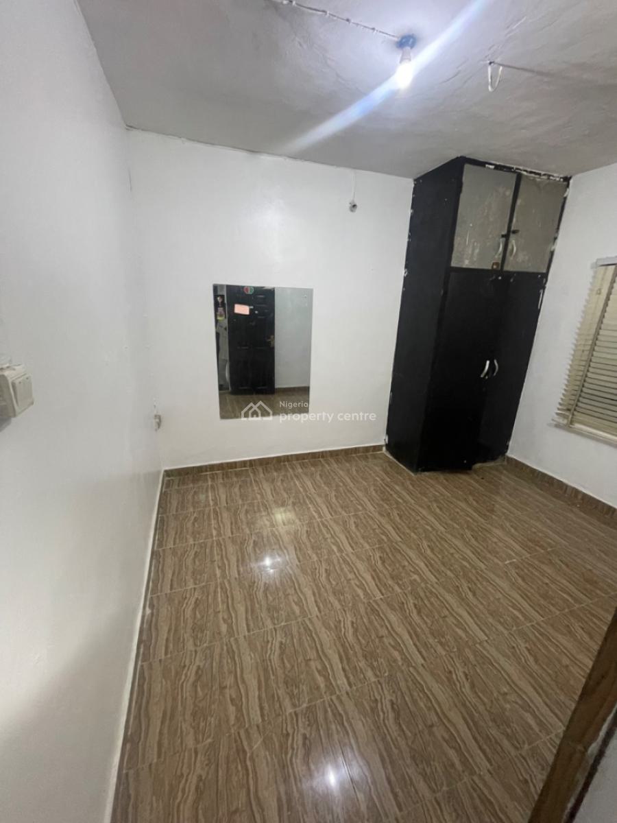 Beautiful Furnished Shared Apartment, Community Road, Akoka, Yaba, Lagos, Flat / Apartment for Rent