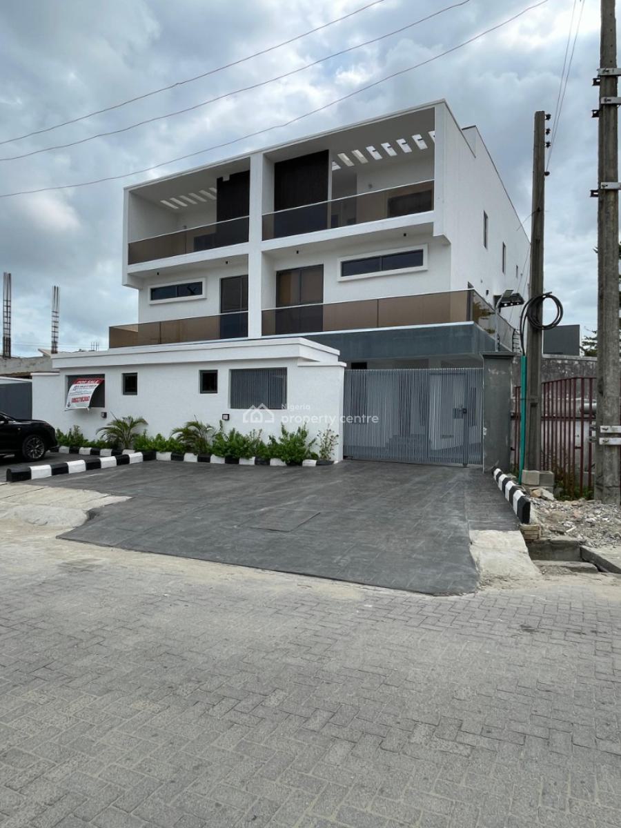 5 Bedroom Semi-detached with an Open Terrace, Lekki Phase 1, Lekki, Lagos, Semi-detached Duplex for Sale