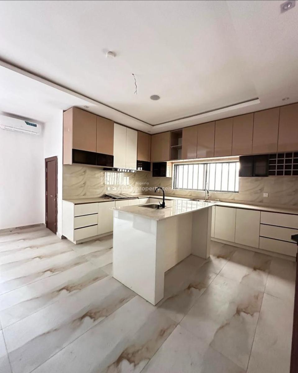 5 Bedroom Semi-detached with an Open Terrace, Lekki Phase 1, Lekki, Lagos, Semi-detached Duplex for Sale