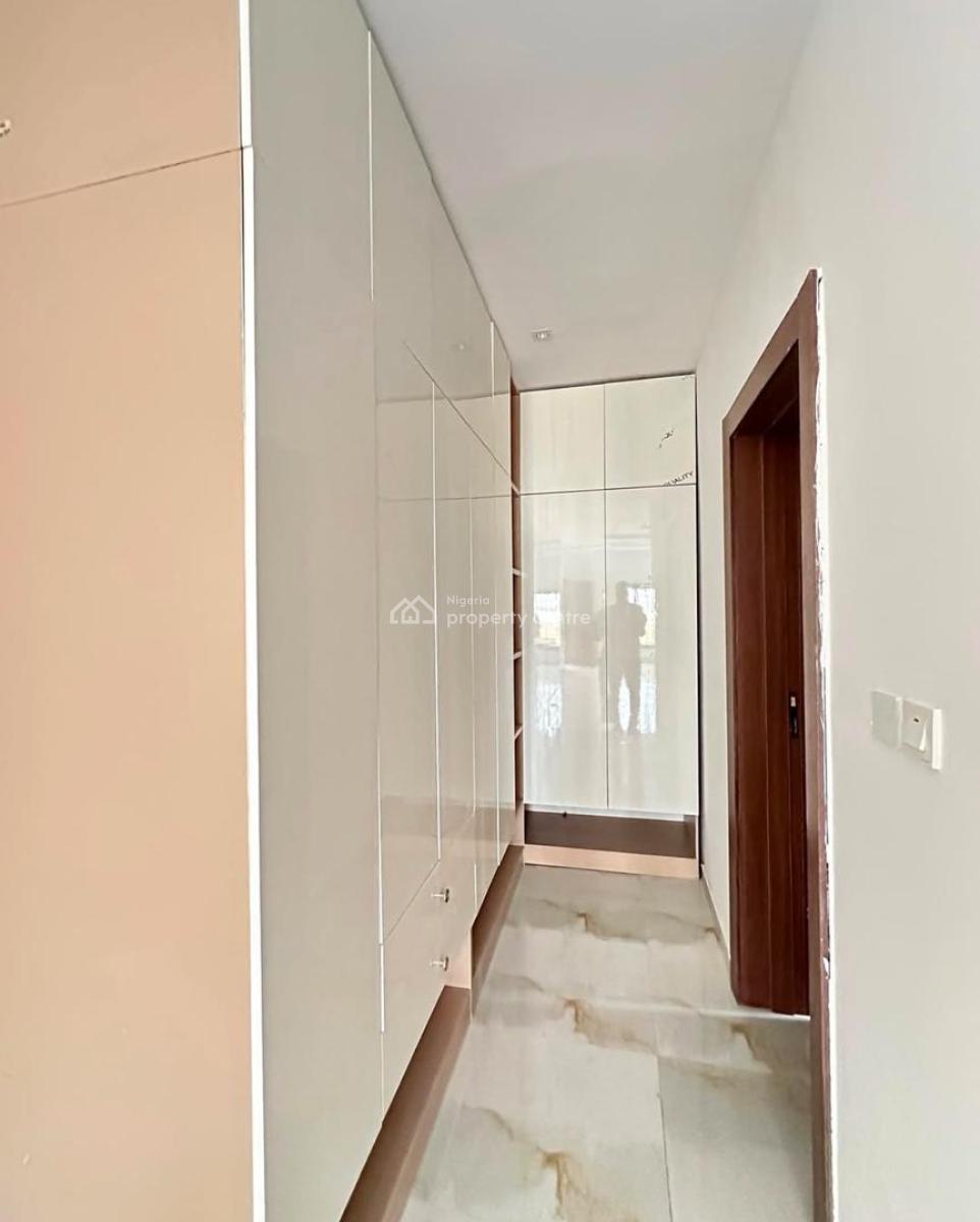 5 Bedroom Semi-detached with an Open Terrace, Lekki Phase 1, Lekki, Lagos, Semi-detached Duplex for Sale