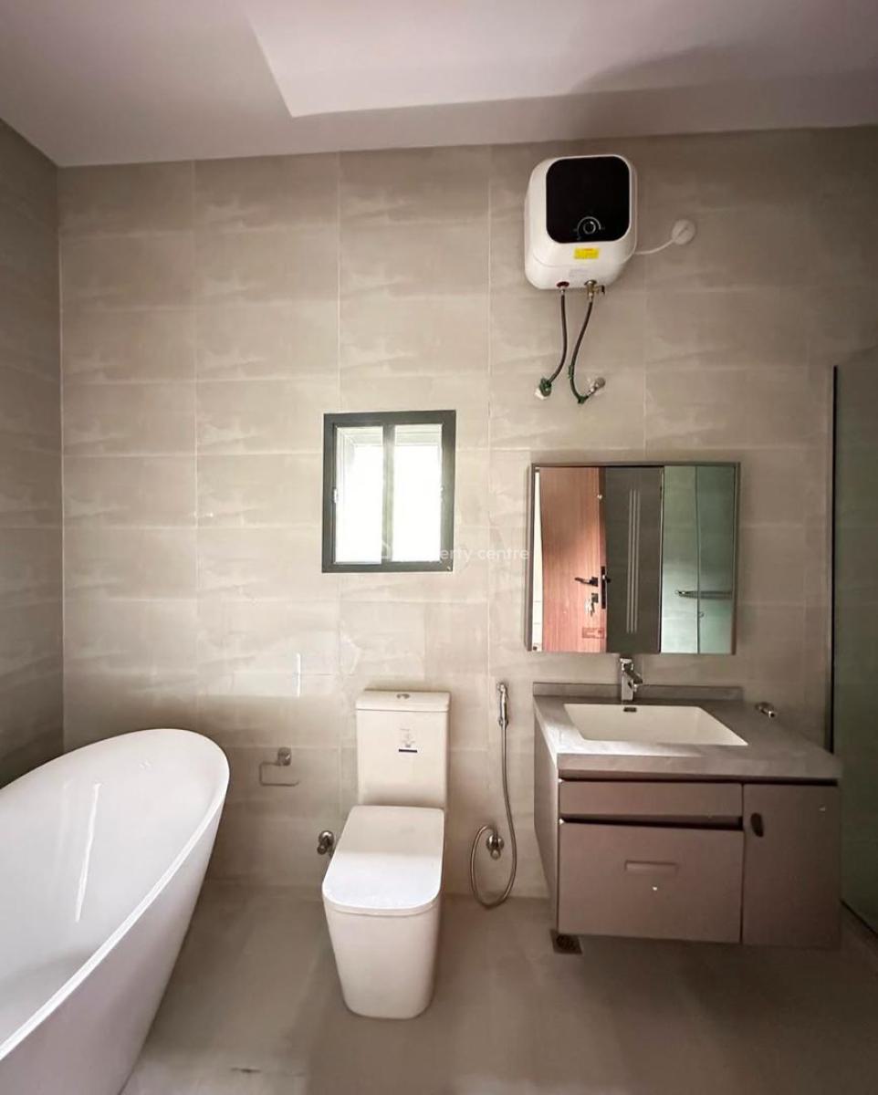 5 Bedroom Semi-detached with an Open Terrace, Lekki Phase 1, Lekki, Lagos, Semi-detached Duplex for Sale