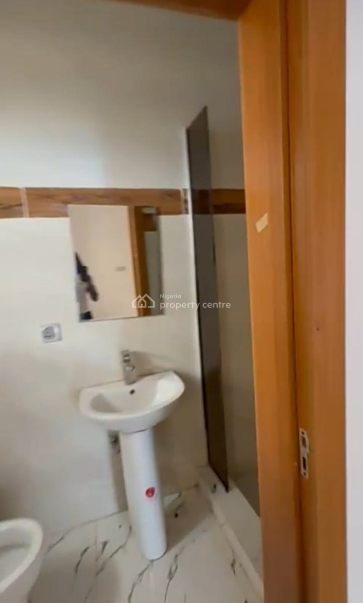 Spacious Mini Flat with Kitchenette ( Downstairs), Ikota, Lekki, Lagos, Mini Flat (room and Parlour) for Rent