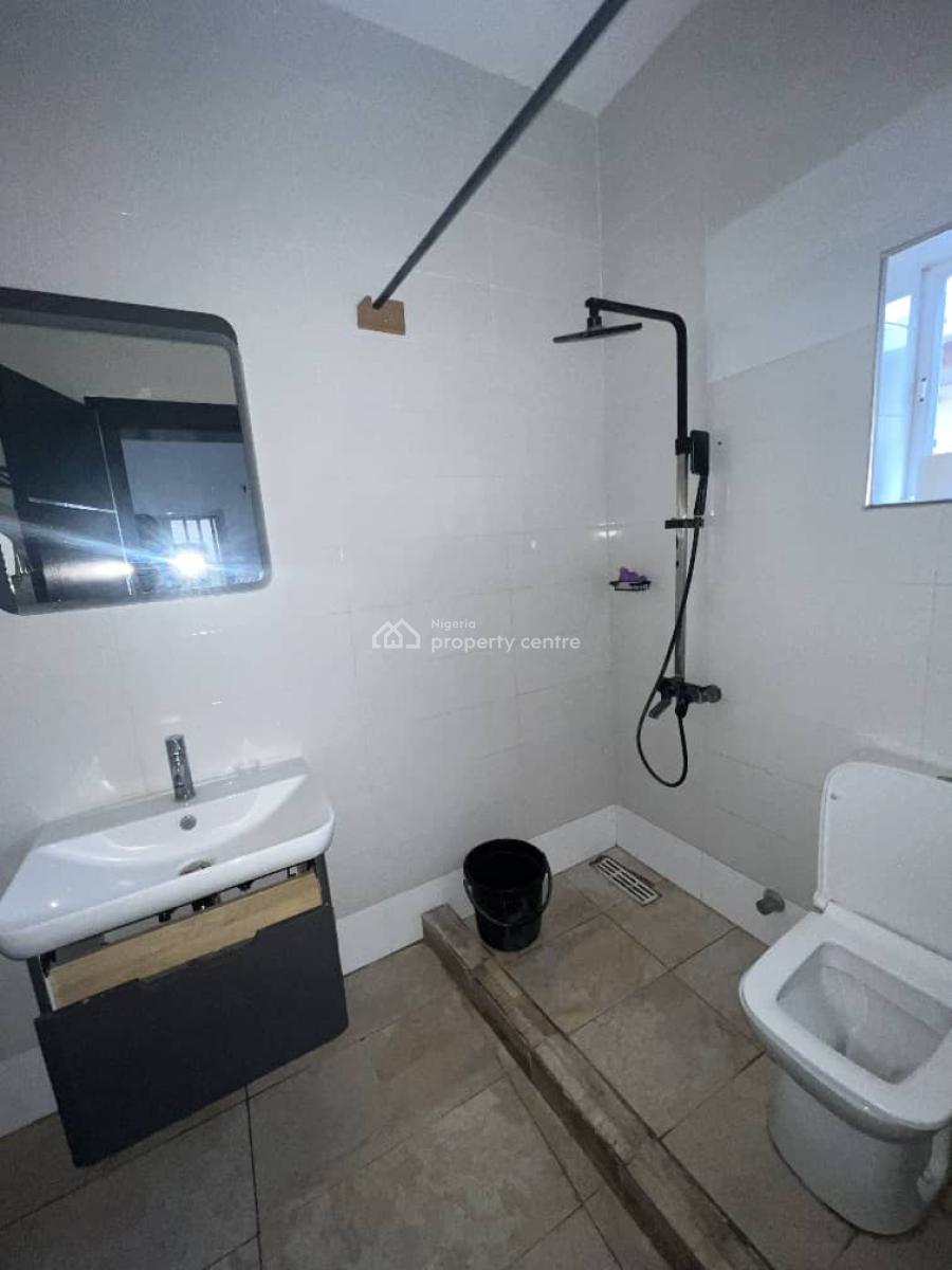 a Spacious Room in a Shared Duplex with Free Parlour, Stillwater Garden Estate, Ikate-lekki, Ikate, Lekki, Lagos, Flat / Apartment for Rent
