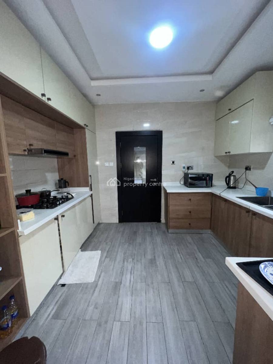 a Spacious Room in a Shared Duplex with Free Parlour, Stillwater Garden Estate, Ikate-lekki, Ikate, Lekki, Lagos, Flat / Apartment for Rent