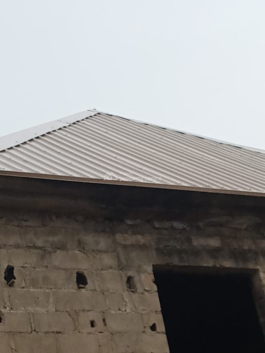 4 Bedroom Flat Apartment, Magboro Beside Deab Estate, Magboro, Ogun, Block of Flats for Sale
