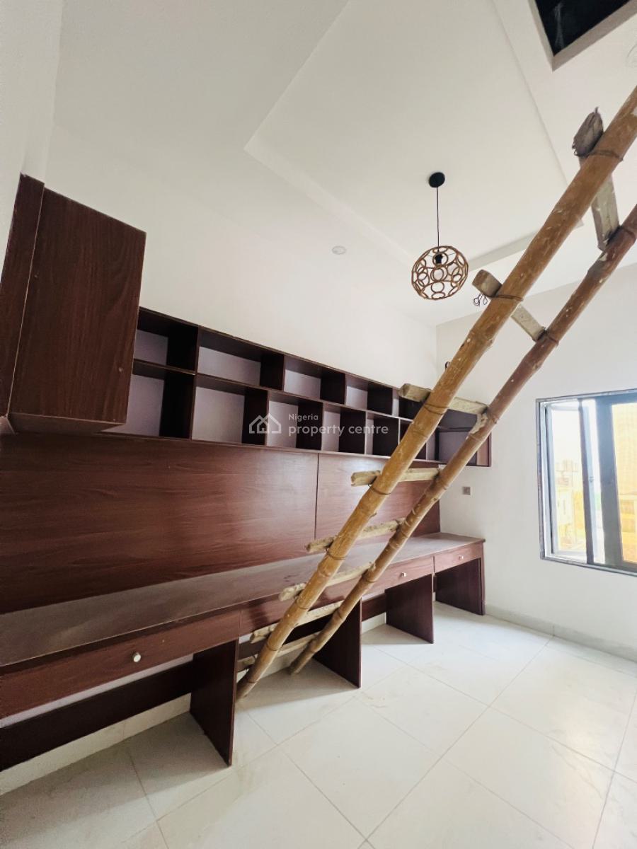 Distress 5 Bedroom Detached Duplex on Two Floors with Swimming Pool, Lekki Palm City Estate, Ajah, Lagos, Detached Duplex for Sale