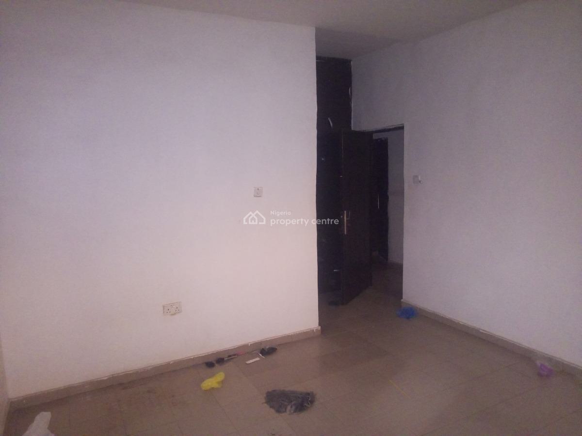 Sizable 3 Bedroom Flat, Mabushi District By Mobil Filling Station, Mabushi, Abuja, Flat / Apartment for Rent