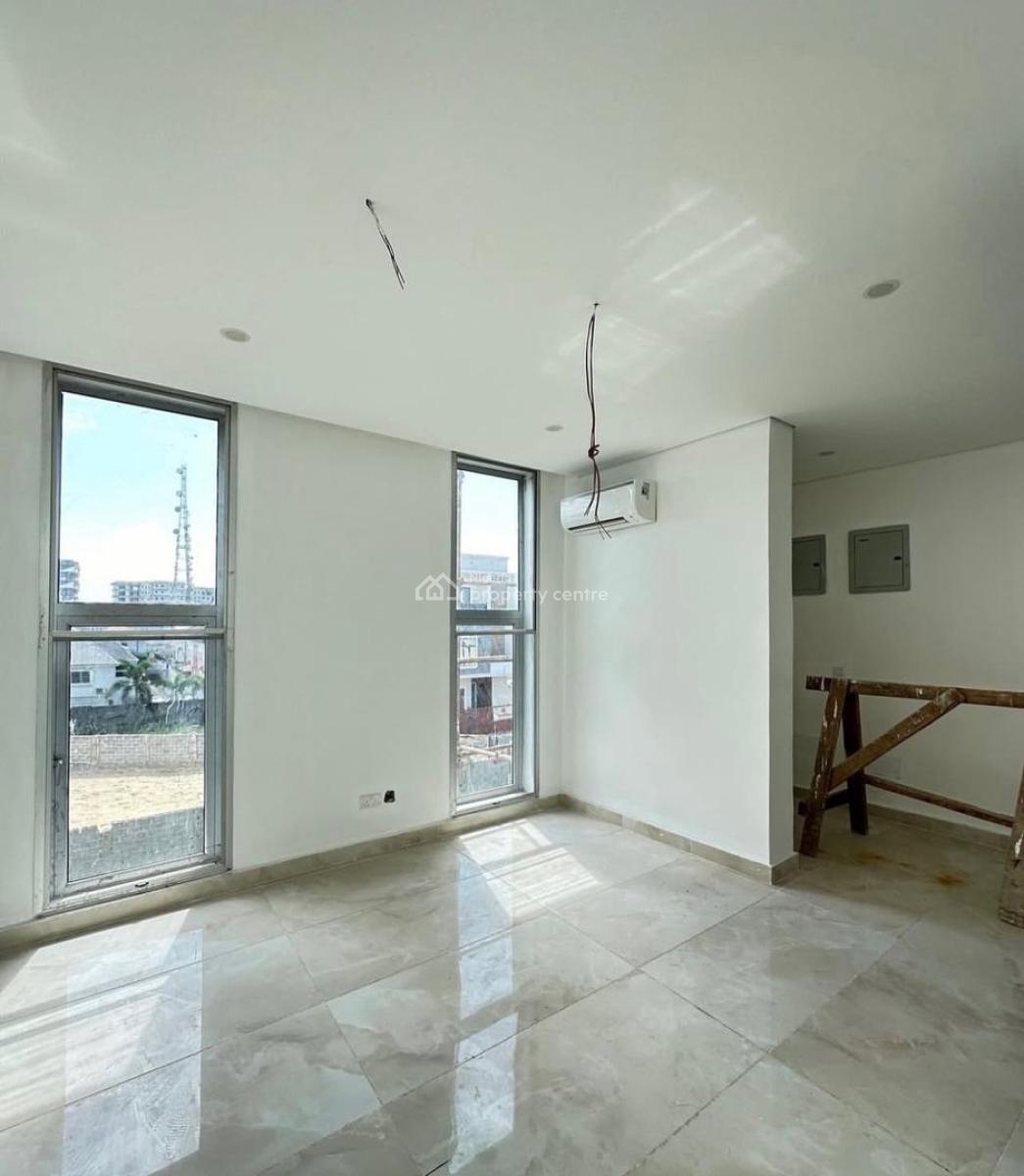 Massive 5 Bedroom Fully Detached with a Rooftop Terrace, Lekki Phase 1, Lekki, Lagos, Detached Duplex for Sale