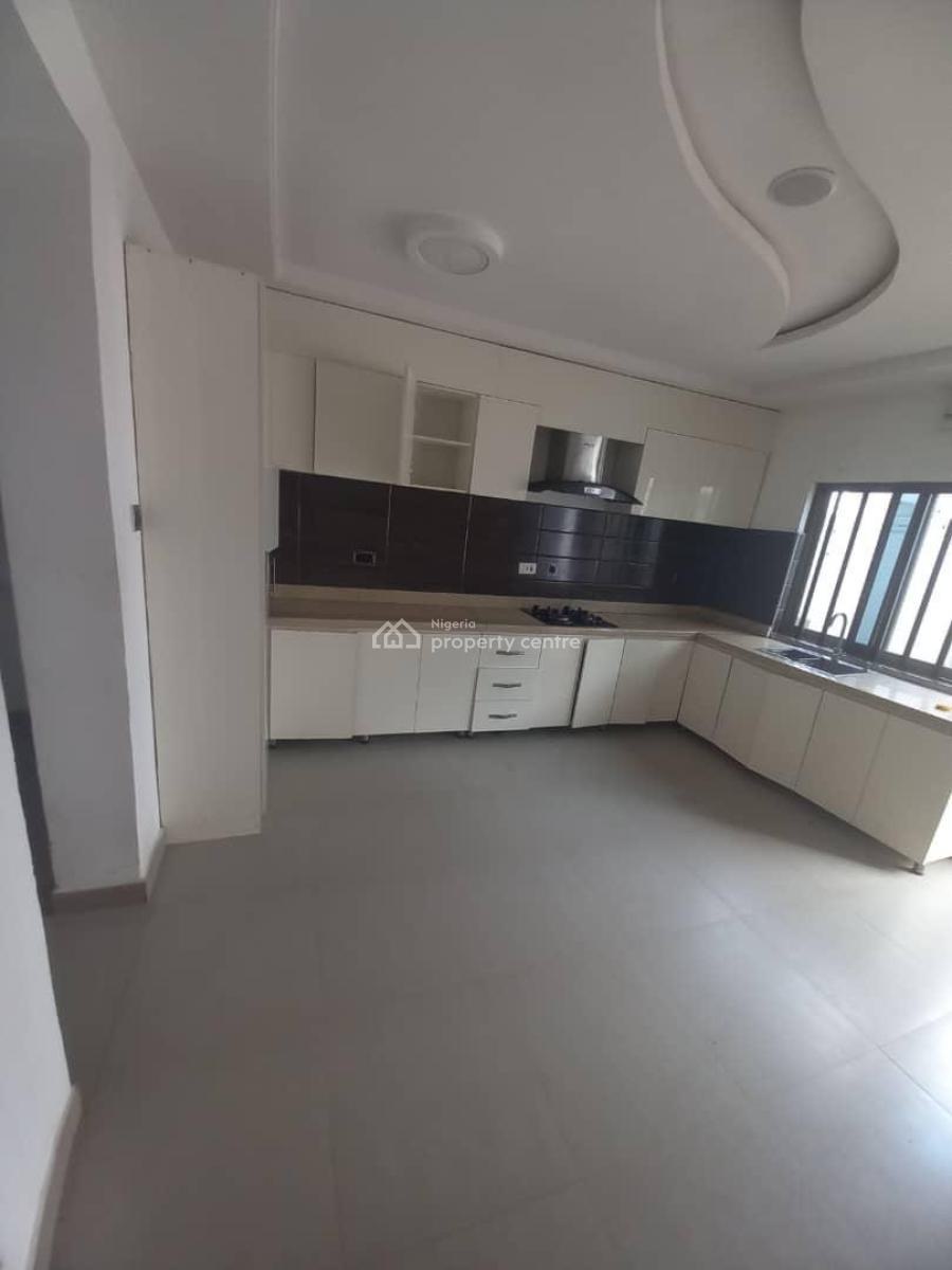 3 Bedroom Apartment  in a Secured Estate, Orchid Road, Lekki, Lagos, Flat / Apartment for Rent