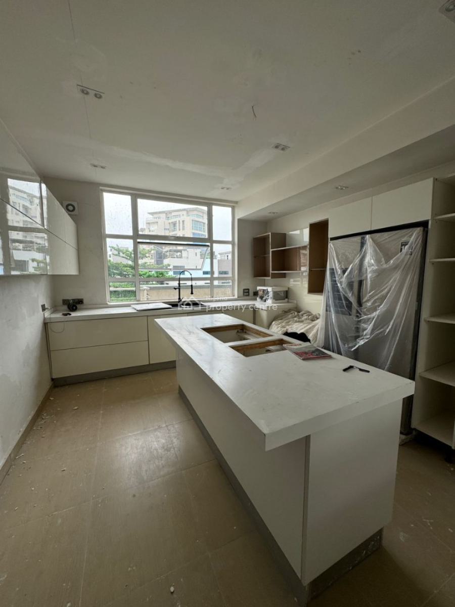 Nicely Maintained 2 Bedroom Luxurious Penthouse with Elevator Access, Banana Island, Ikoyi, Lagos, Flat / Apartment for Rent