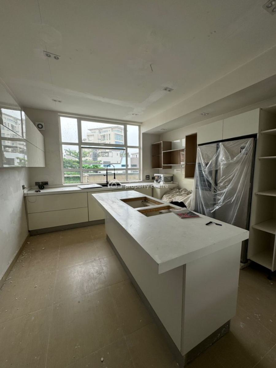 Nicely Maintained 2 Bedroom Luxurious Penthouse with Elevator Access, Banana Island, Ikoyi, Lagos, Flat / Apartment for Rent