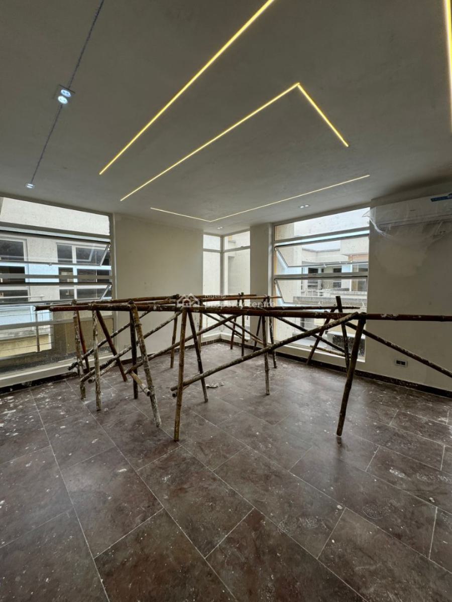 Nicely Maintained 2 Bedroom Luxurious Penthouse with Elevator Access, Banana Island, Ikoyi, Lagos, Flat / Apartment for Rent