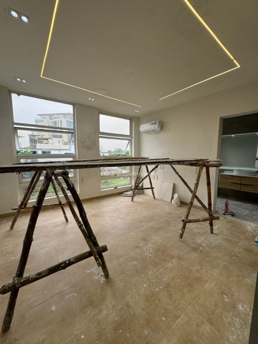 Nicely Maintained 2 Bedroom Luxurious Penthouse with Elevator Access, Banana Island, Ikoyi, Lagos, Flat / Apartment for Rent