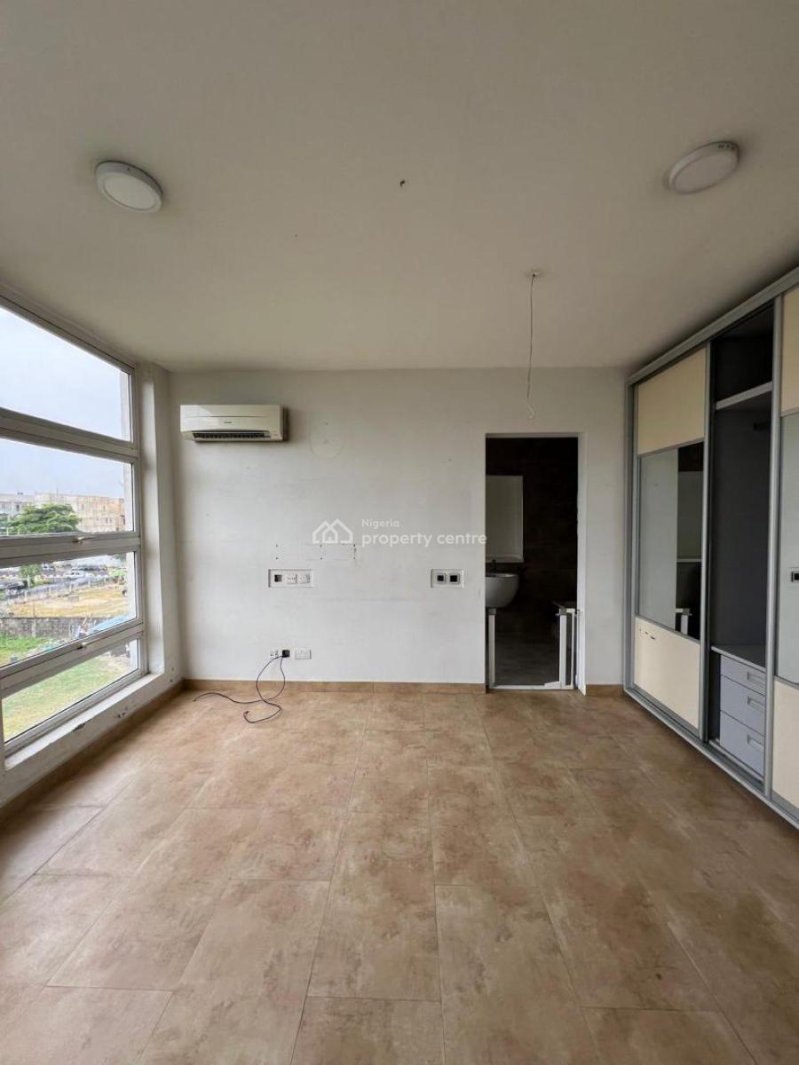 Nicely Maintained 2 Bedroom Luxurious Penthouse with Elevator Access, Banana Island, Ikoyi, Lagos, Flat / Apartment for Rent