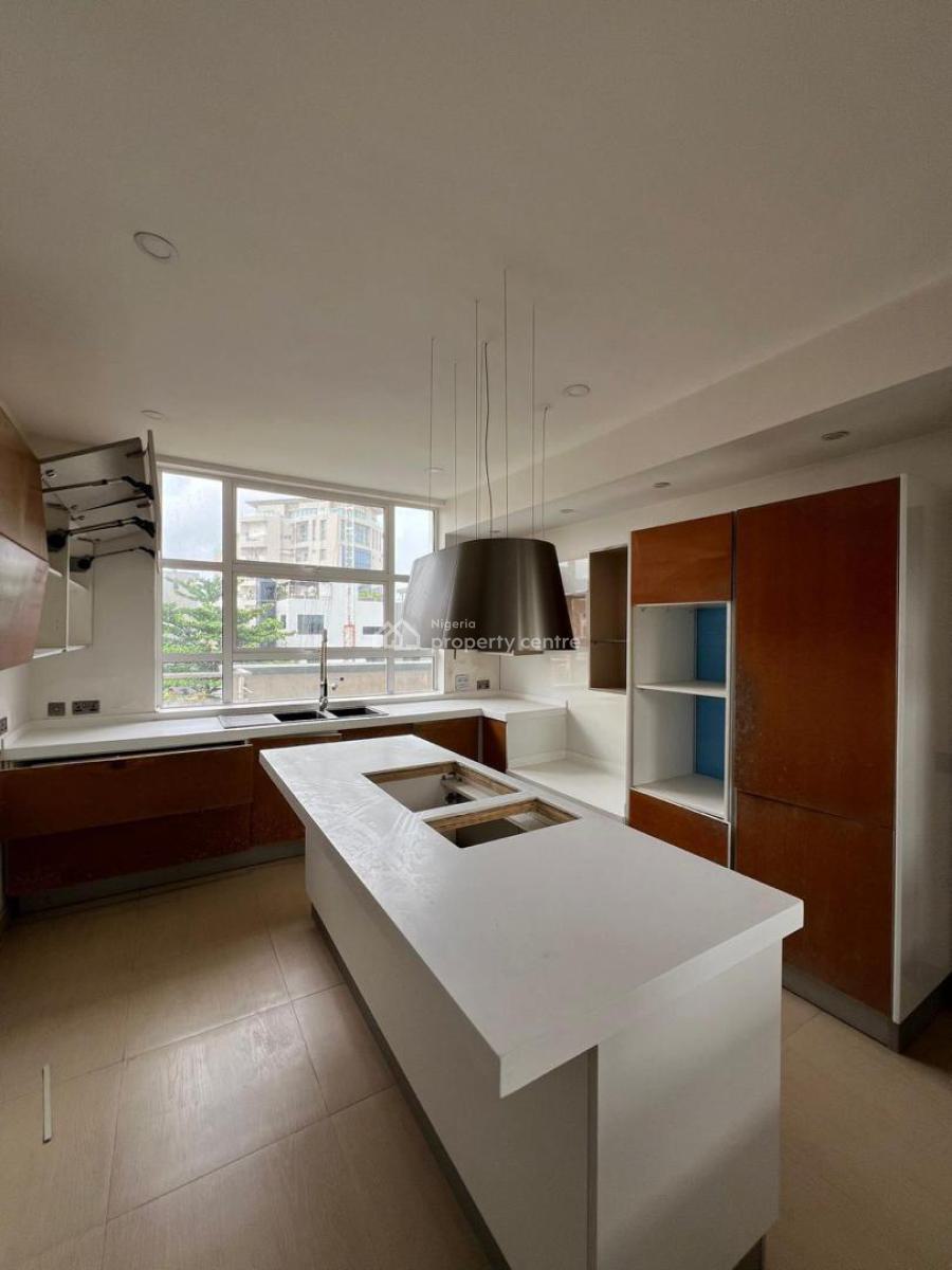 Nicely Maintained 2 Bedroom Luxurious Penthouse with Elevator Access, Banana Island, Ikoyi, Lagos, Flat / Apartment for Rent