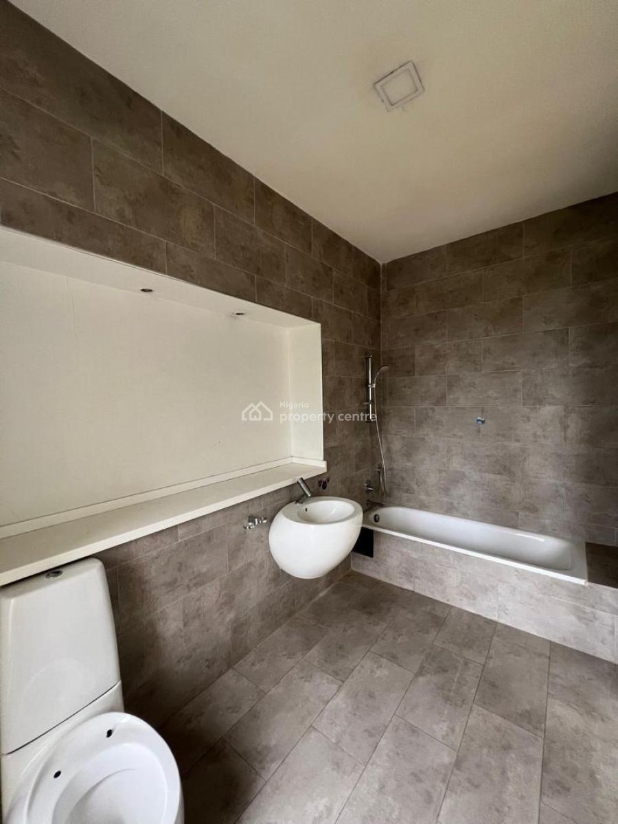 Nicely Maintained 2 Bedroom Luxurious Penthouse with Elevator Access, Banana Island, Ikoyi, Lagos, Flat / Apartment for Rent