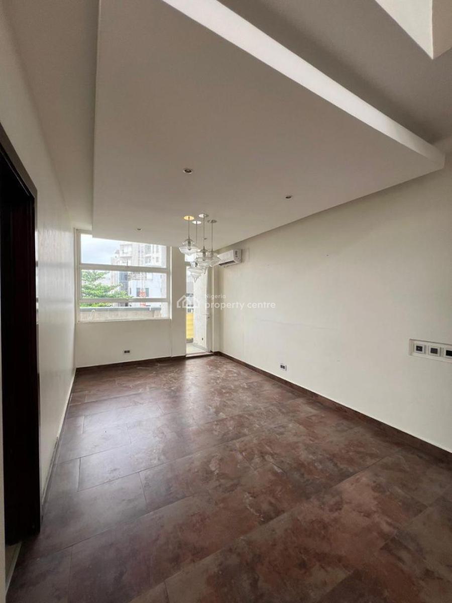 Nicely Maintained 2 Bedroom Luxurious Penthouse with Elevator Access, Banana Island, Ikoyi, Lagos, Flat / Apartment for Rent