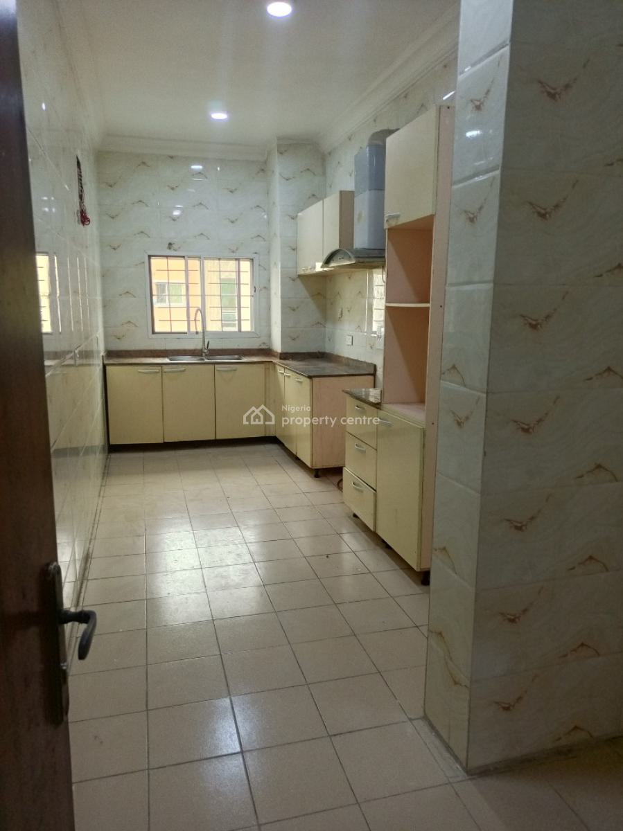 Beautiful N Spacious 2bedroom 24hours Light Up, Chevron Drive, Lekki, Lagos, Flat / Apartment for Rent