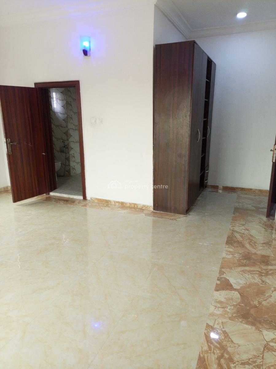Beautiful N Spacious 2bedroom 24hours Light Up, Chevron Drive, Lekki, Lagos, Flat / Apartment for Rent