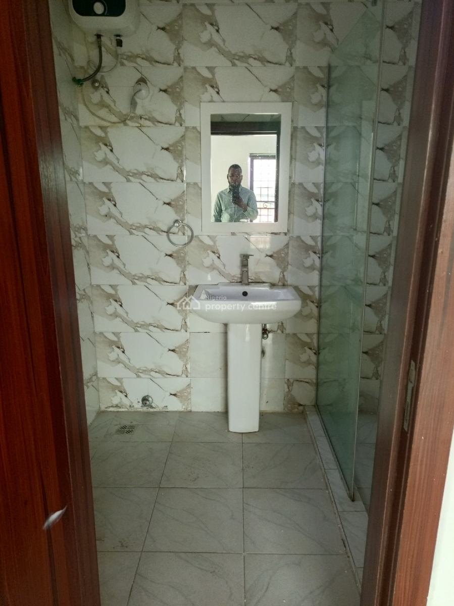 Beautiful N Spacious 2bedroom 24hours Light Up, Chevron Drive, Lekki, Lagos, Flat / Apartment for Rent
