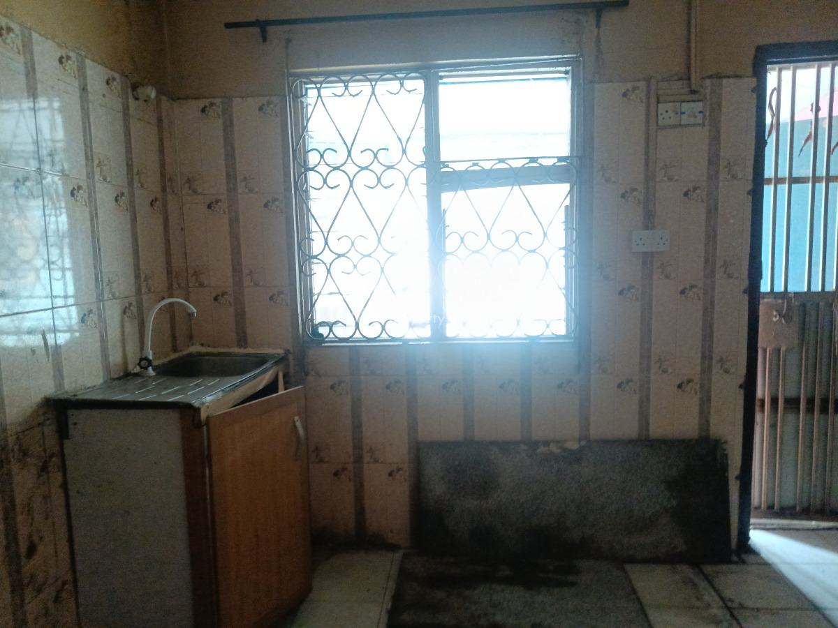 2 Bedroom Spacious Apartment Off Bode Thomas Street, Surulere, Off Bode Thomas, Surulere, Lagos, Flat / Apartment for Rent
