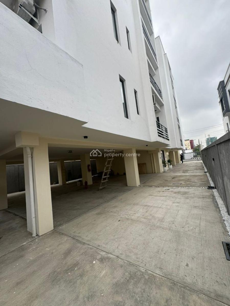 3 Bedroom Apartment with Bq, Off Durosinmi Etti, Lekki Phase 1, Lekki, Lagos, Flat / Apartment for Rent