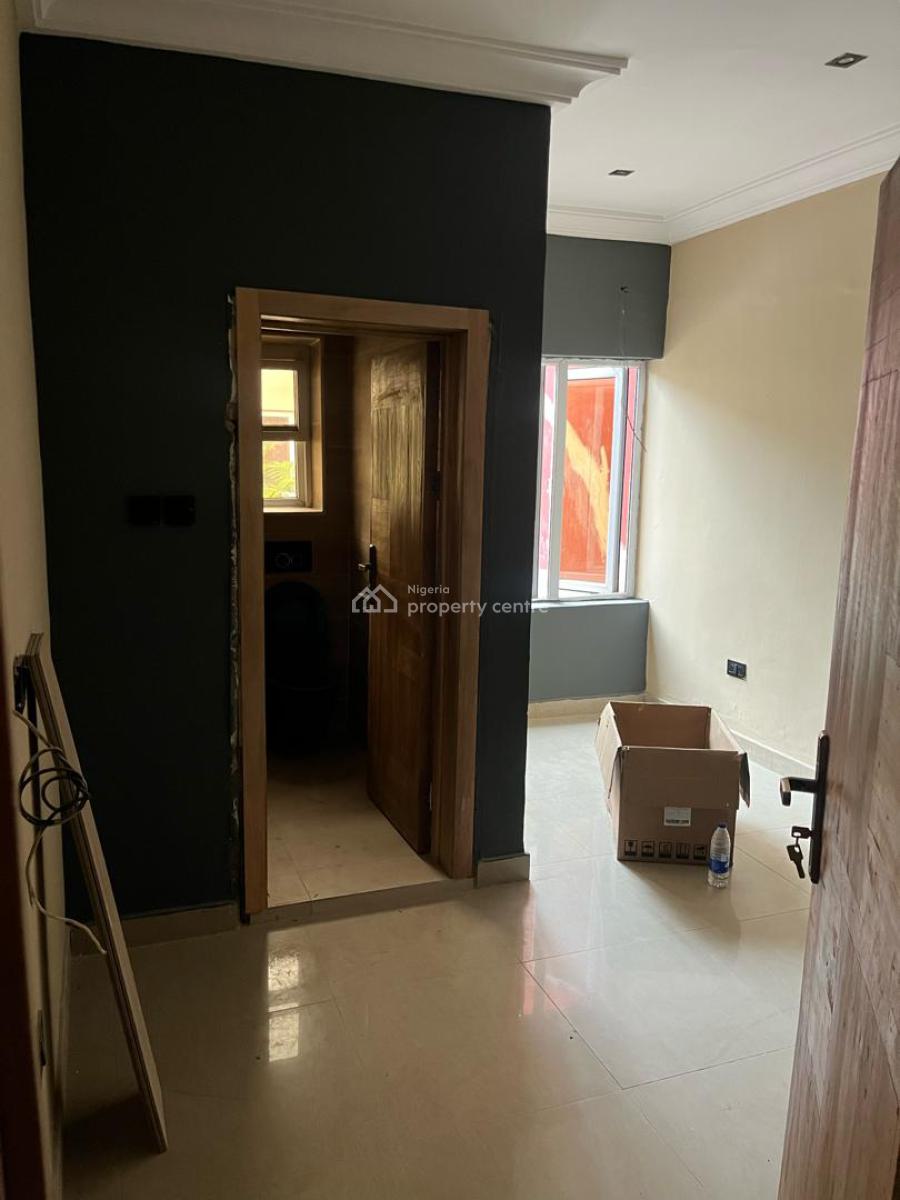 Self Contained  Bq, Lekki Phase 1, Lekki, Lagos, Self Contain (single Rooms) for Rent