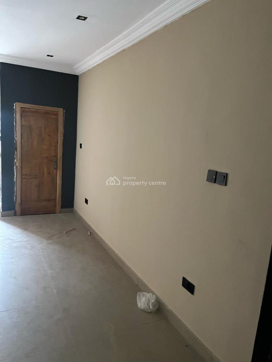 Self Contained  Bq, Lekki Phase 1, Lekki, Lagos, Self Contain (single Rooms) for Rent