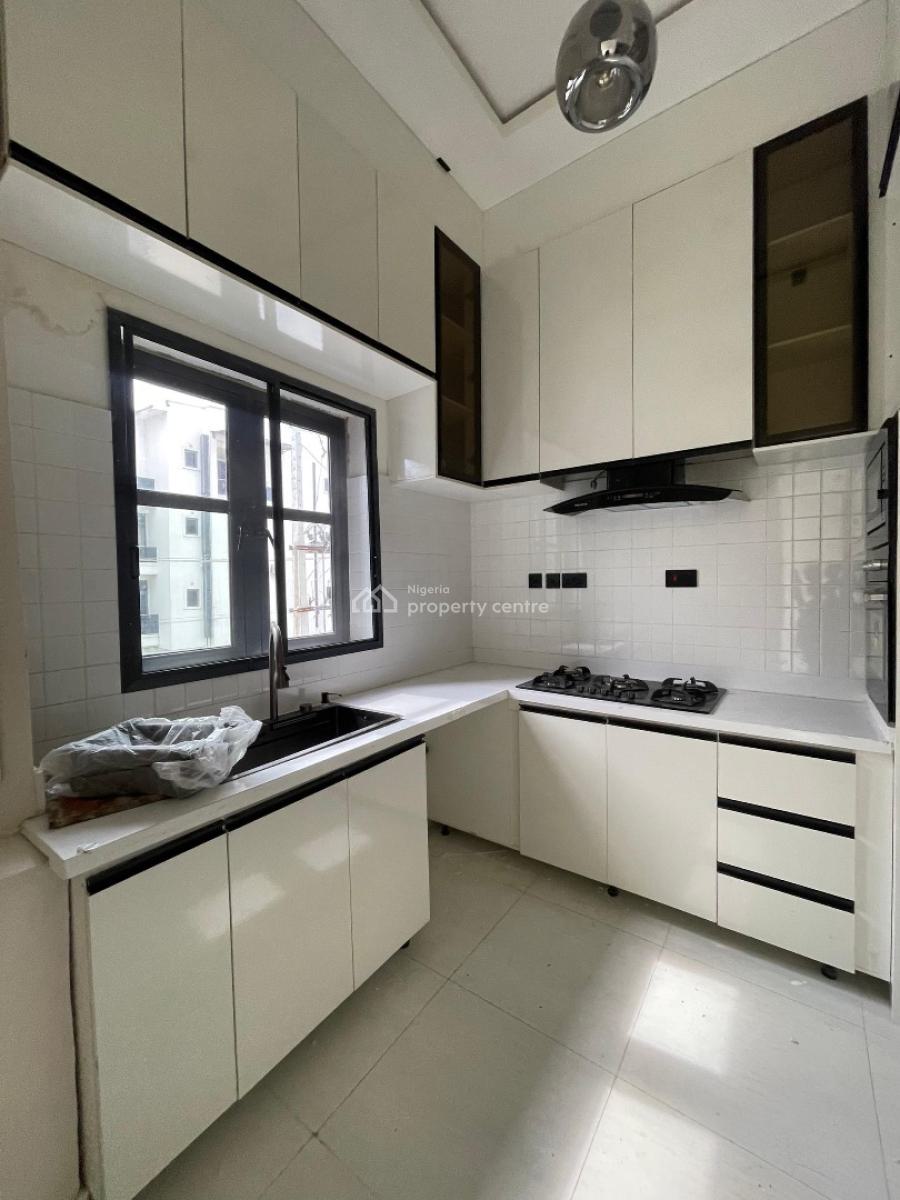 Nicely Built 2 Bedroom Apartment with Bq, Elevator & Gym, Lekki Phase 1, Lekki, Lagos, Flat / Apartment for Rent