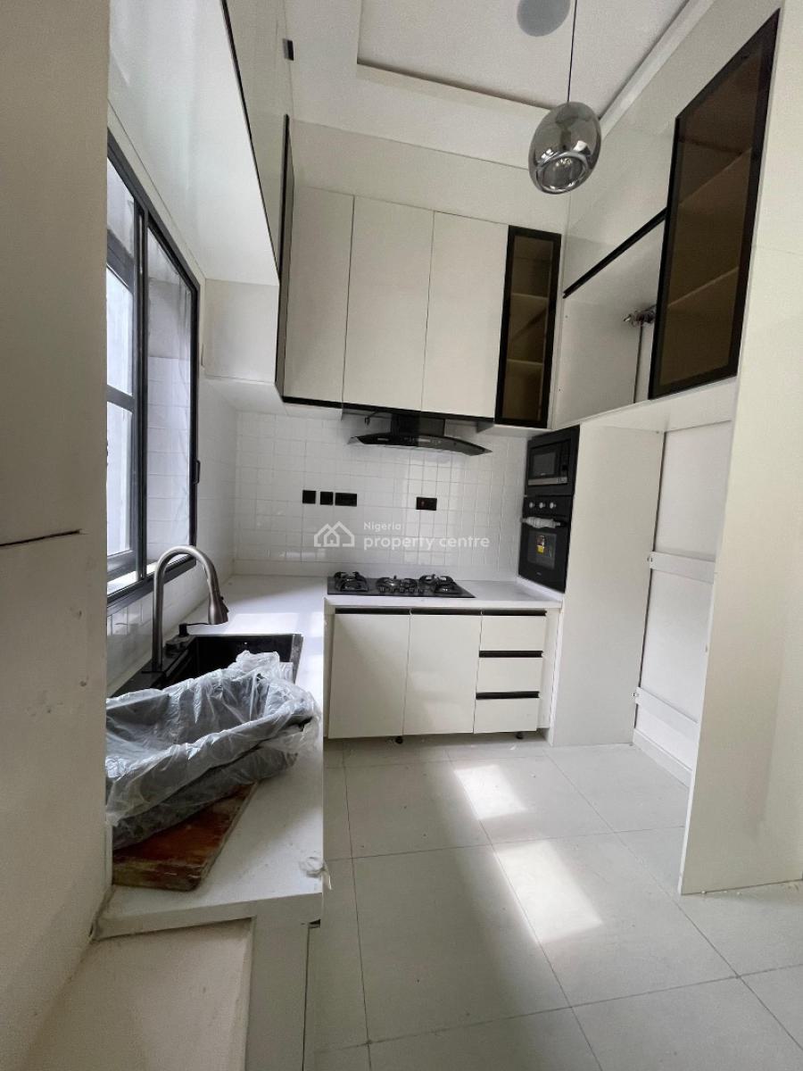 Nicely Built 2 Bedroom Apartment with Bq, Elevator & Gym, Lekki Phase 1, Lekki, Lagos, Flat / Apartment for Rent