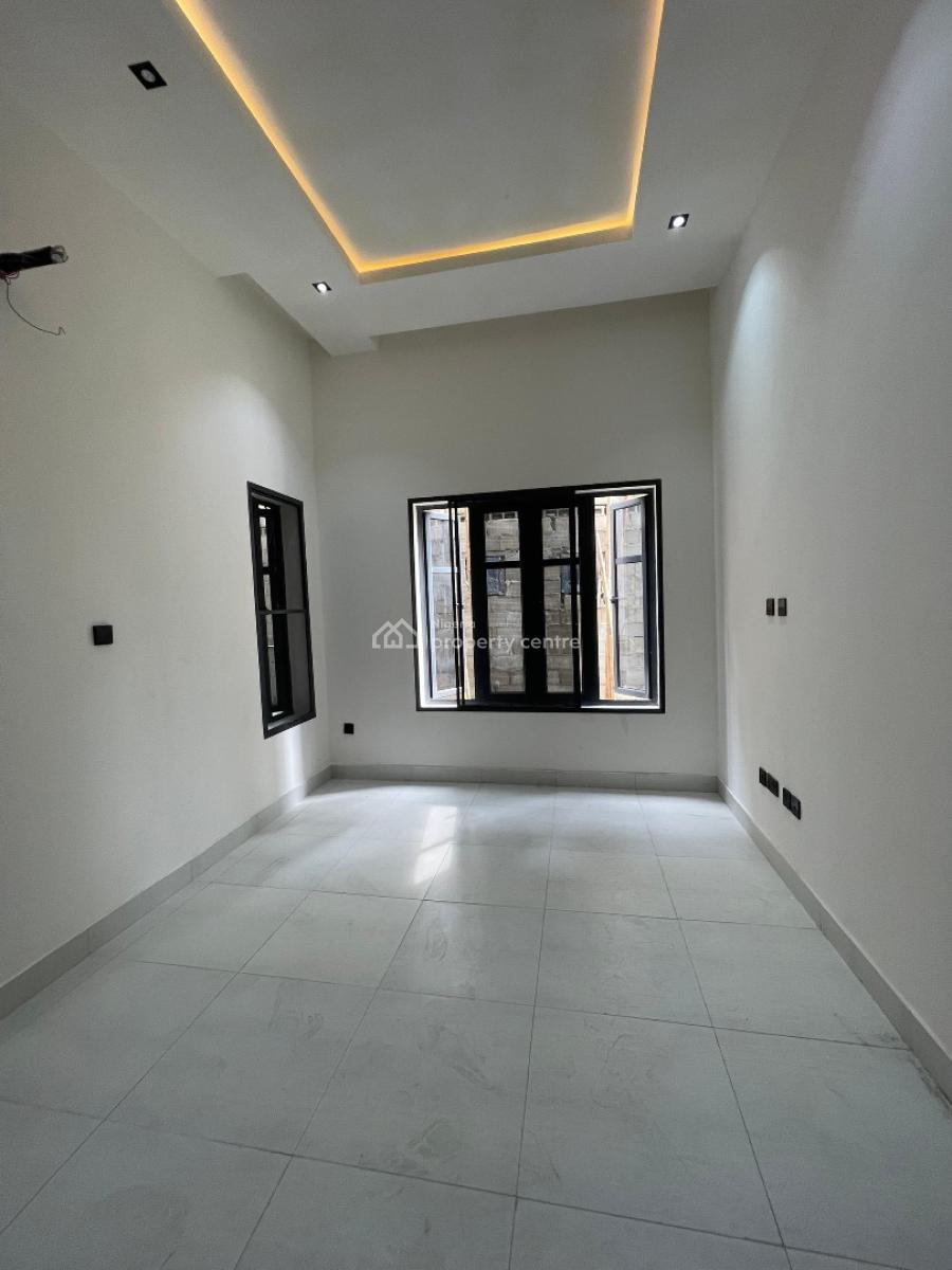 Nicely Built 2 Bedroom Apartment with Bq, Elevator & Gym, Lekki Phase 1, Lekki, Lagos, Flat / Apartment for Rent