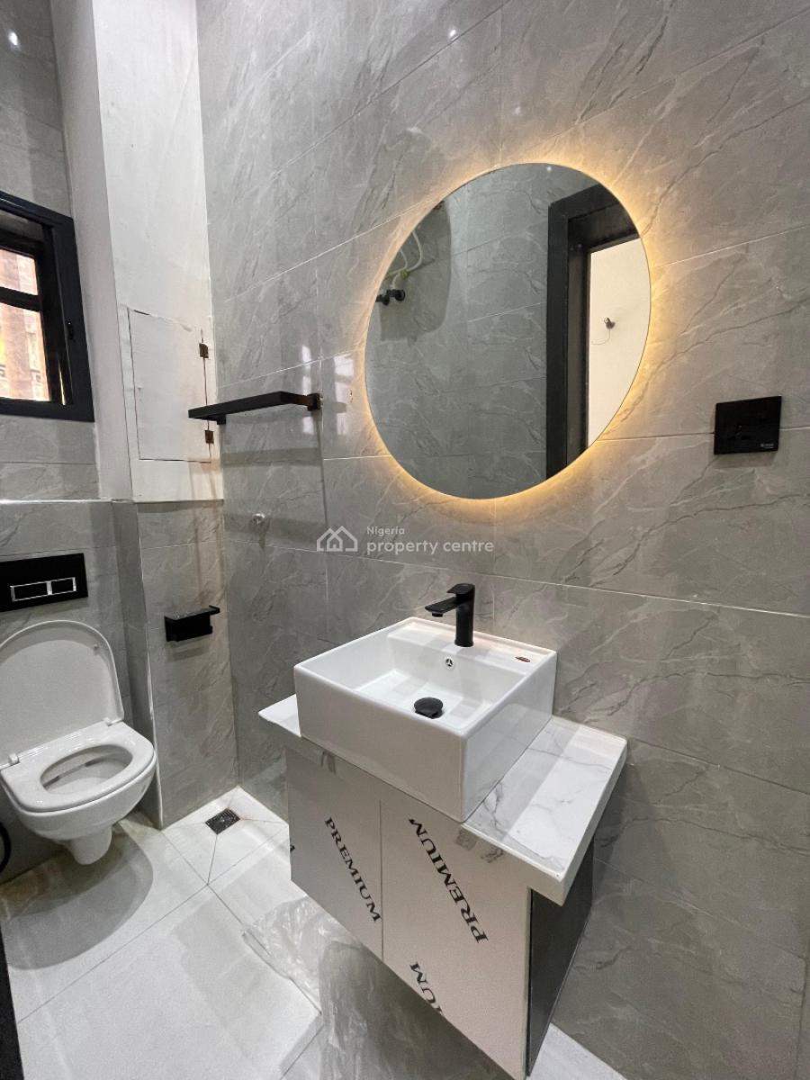 Nicely Built 2 Bedroom Apartment with Bq, Elevator & Gym, Lekki Phase 1, Lekki, Lagos, Flat / Apartment for Rent