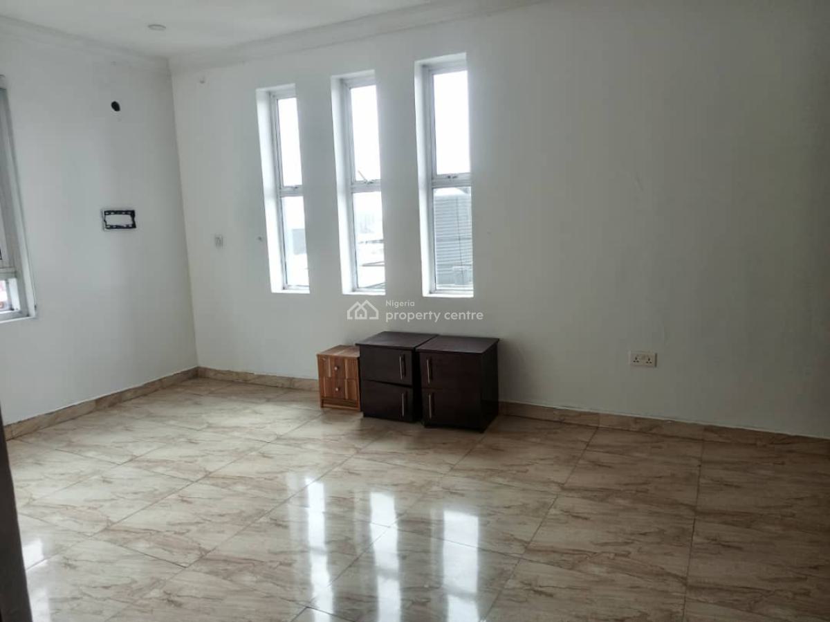 Lovely 2 Bedroom Apartment, First Gate, Jakande, Lekki, Lagos, Flat / Apartment for Rent