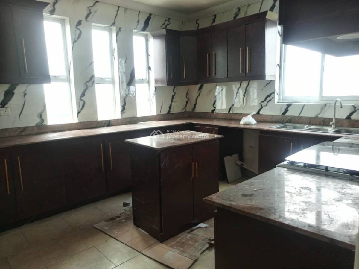 Lovely 2 Bedroom Apartment, First Gate, Jakande, Lekki, Lagos, Flat / Apartment for Rent
