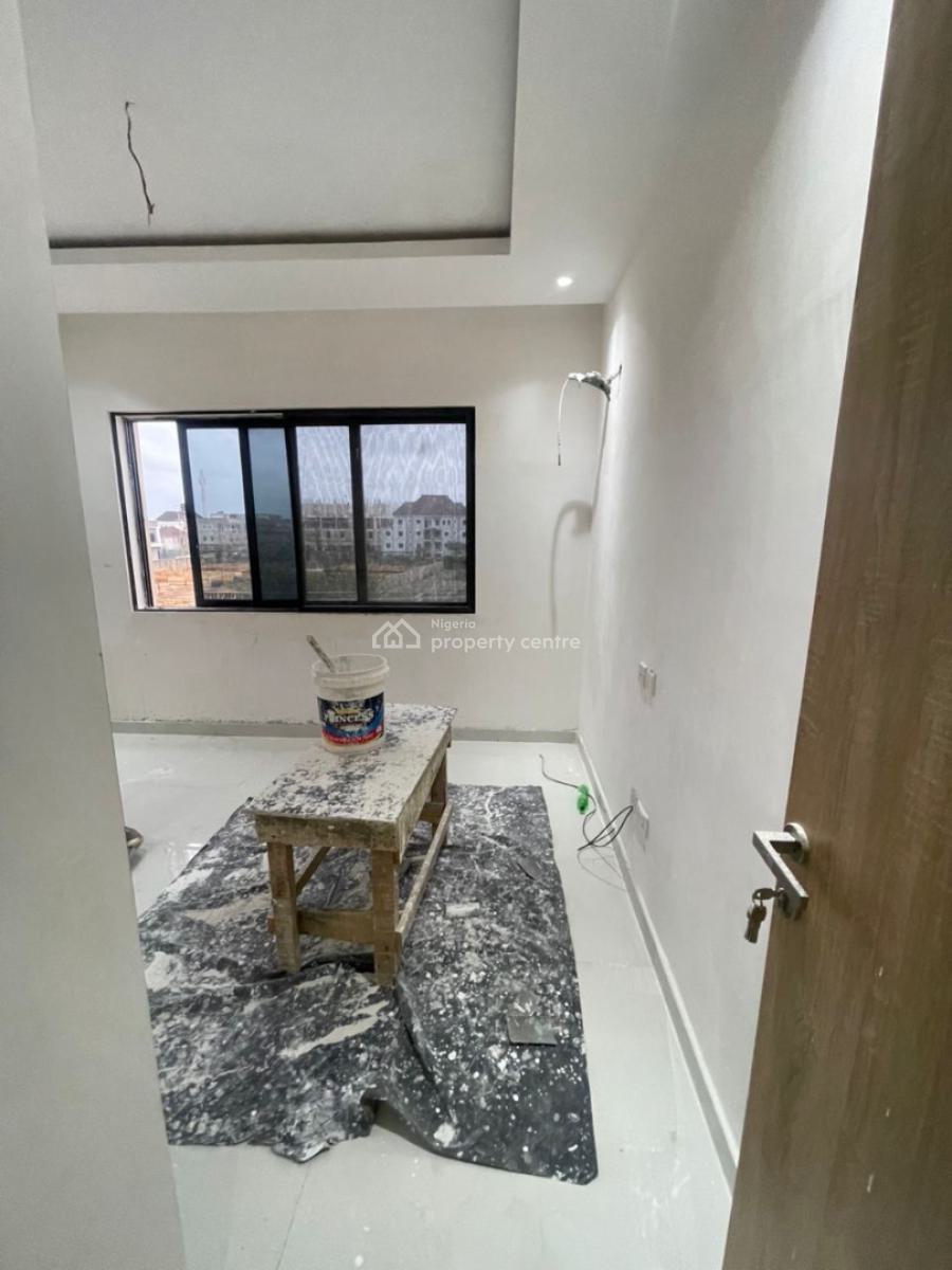 3 Bedroom Apartment in a Secured Estate, Ologolo, Lekki, Lagos, Flat / Apartment for Rent
