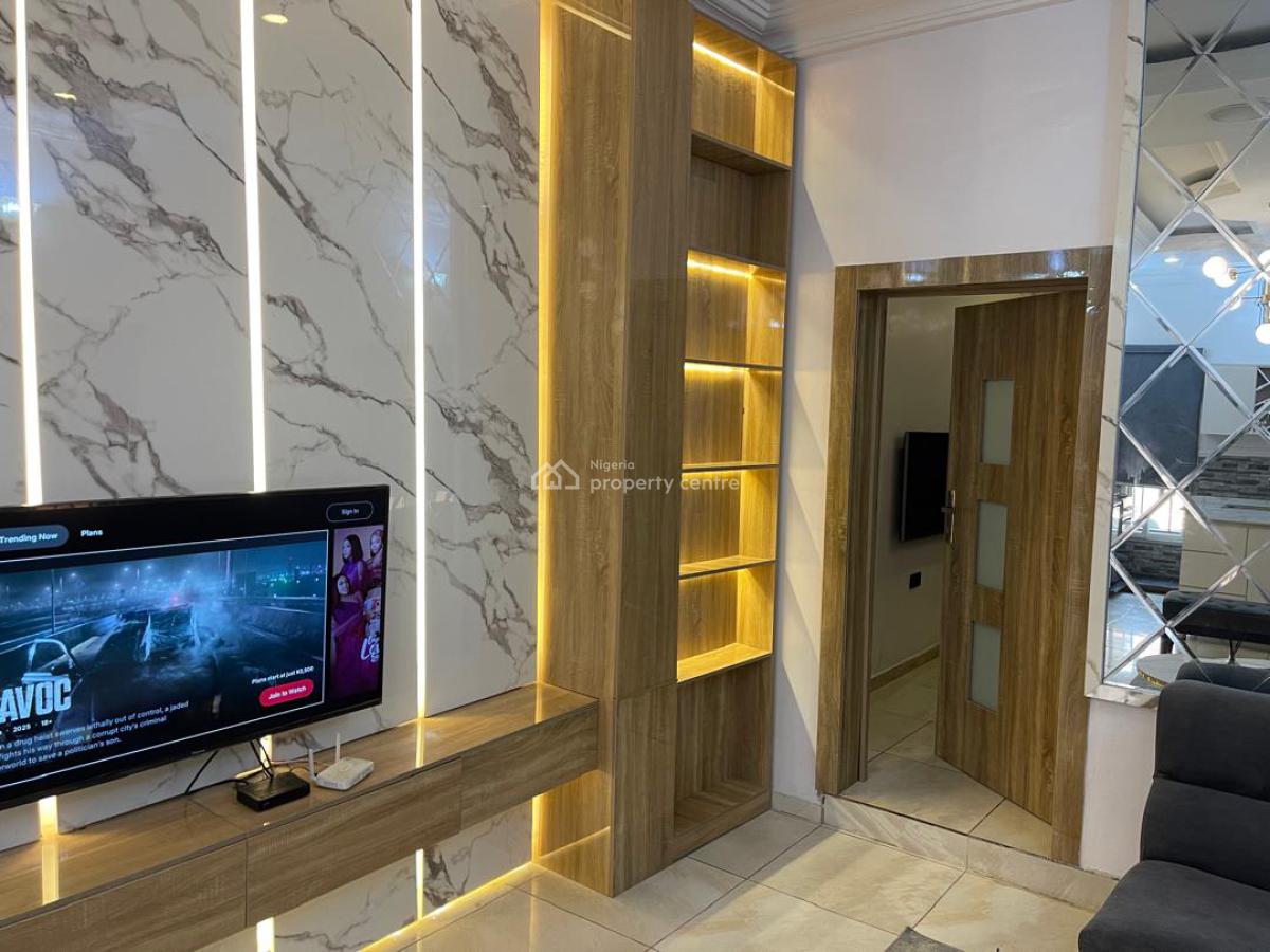 Luxury 1 Bedroom Apartment, Babatunde Dabiri Street, Lekki Phase 1, Lekki, Lagos, Mini Flat (room and Parlour) Short Let
